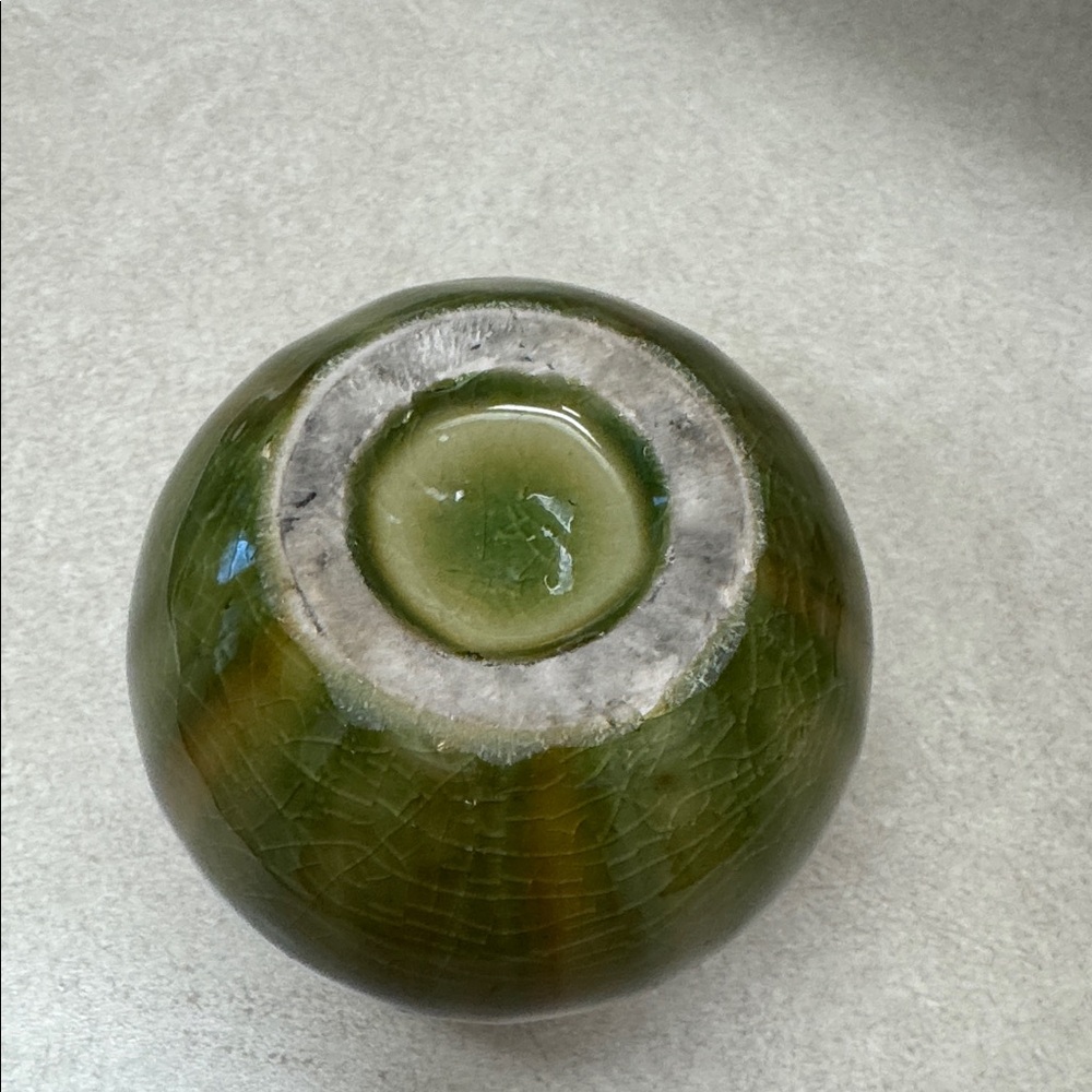 Green and Brown Ceramic drip glazed pottery vase - Picture 4 of 4